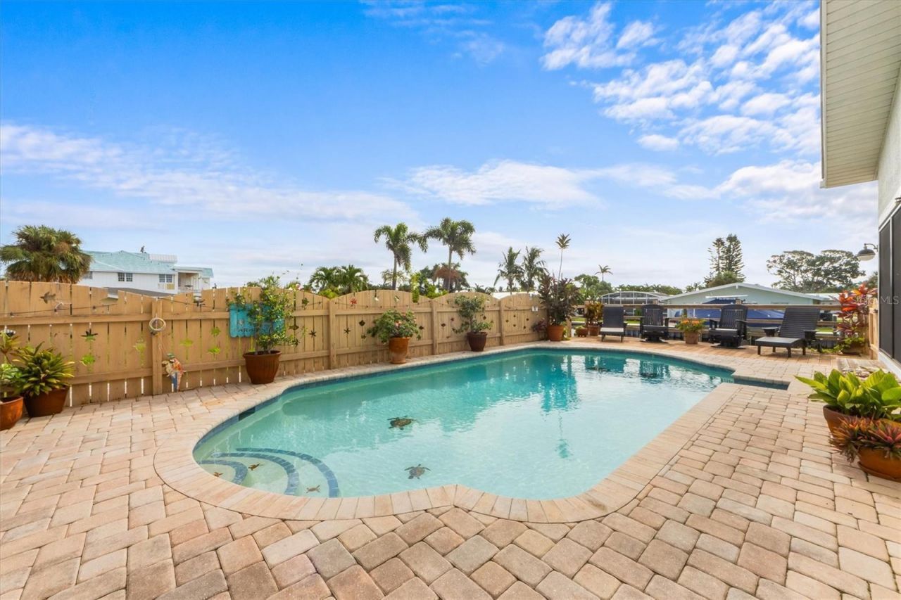 505 75th Street, Holmes Beach, FL 34217 Photo