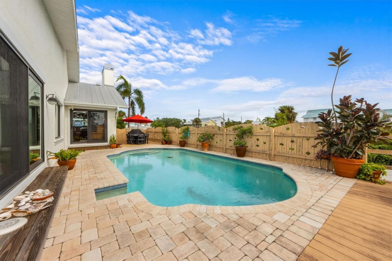 505 75th Street, Holmes Beach, FL 34217 Photo