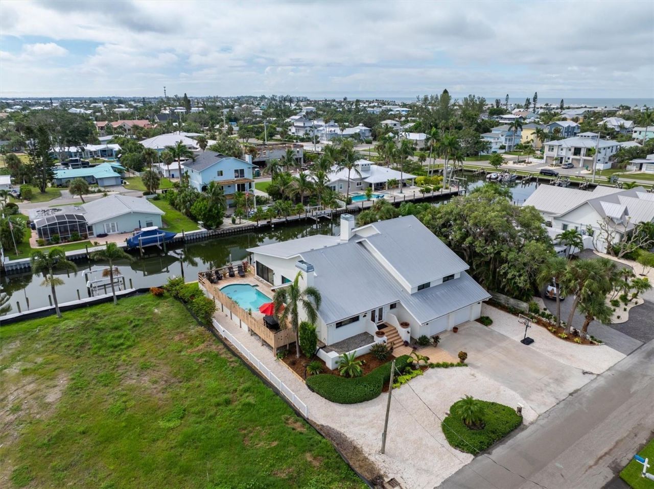 505 75th Street, Holmes Beach, FL 34217 Photo