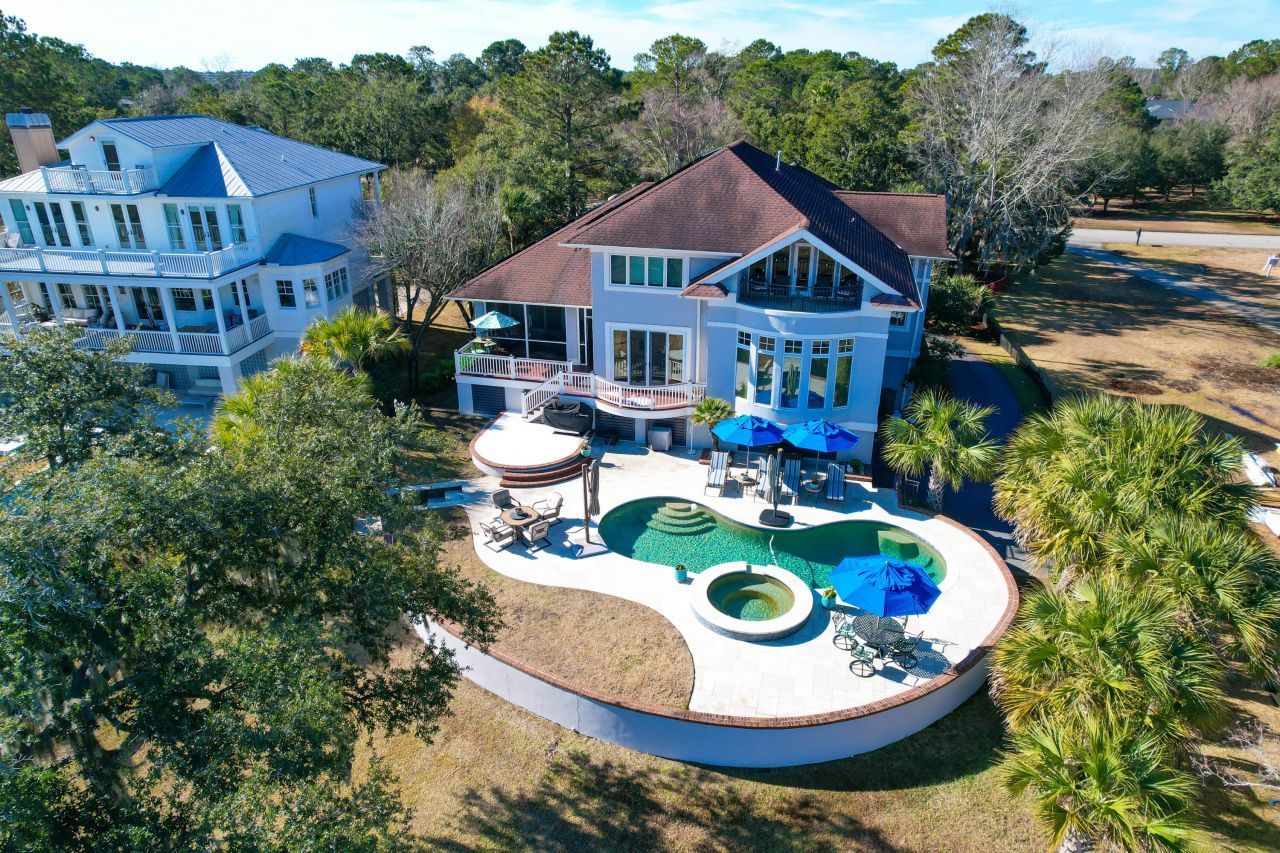 1563 Headquarters Plantation Drive Photo 10