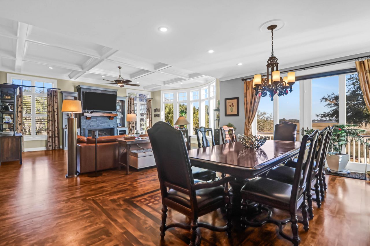 1563 Headquarters Plantation Drive Photo 19