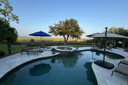 1563 Headquarters Plantation Drive photo 4