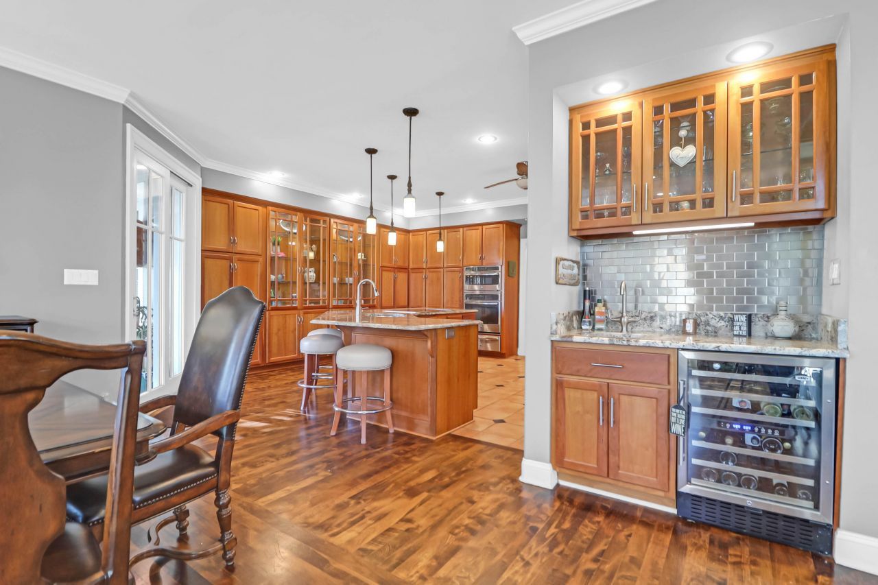 1563 Headquarters Plantation Drive Photo 22