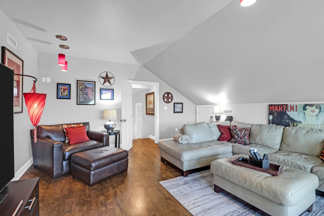 1563 Headquarters Plantation Drive Photo 47