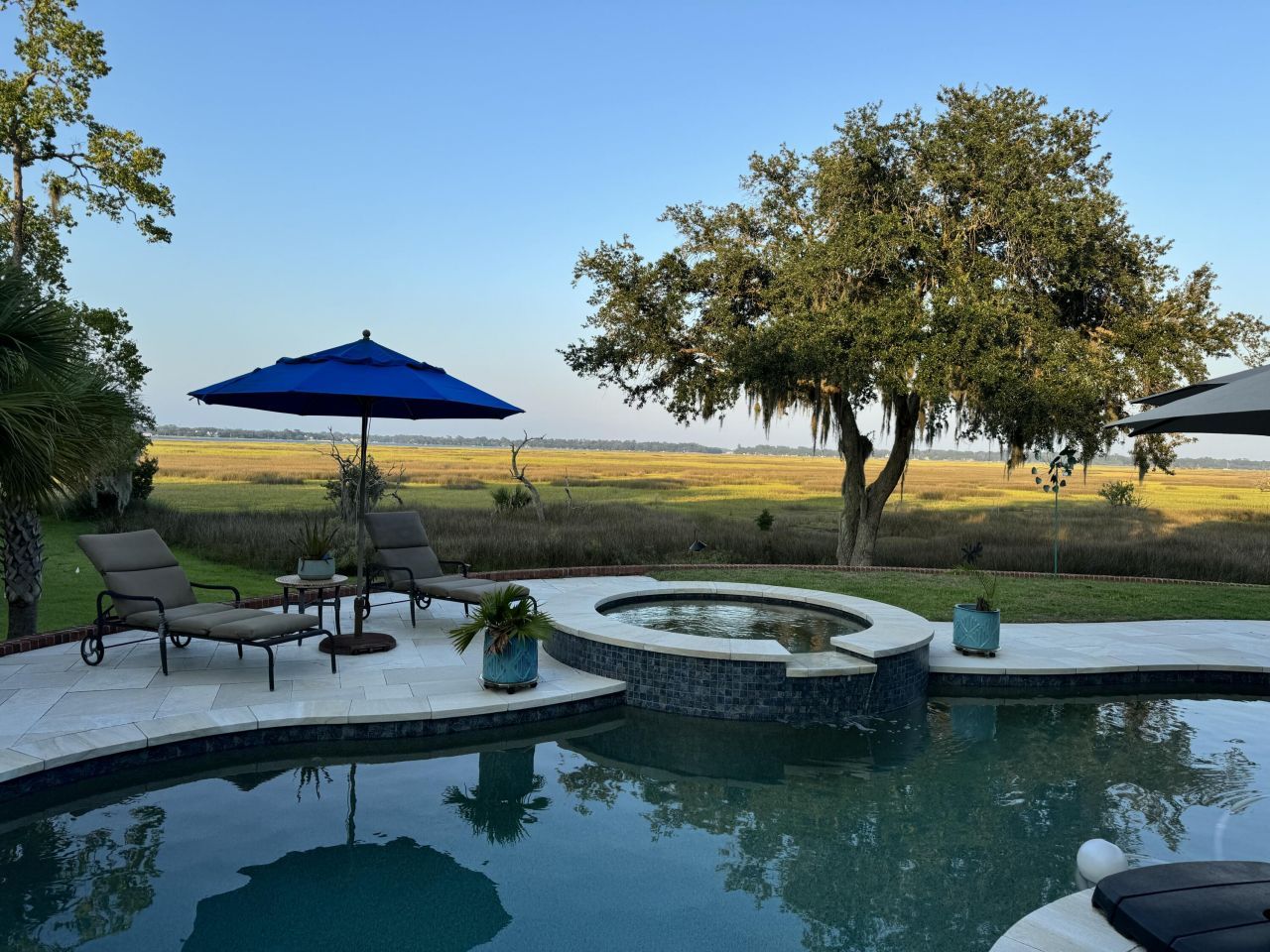 1563 Headquarters Plantation Drive Photo 6