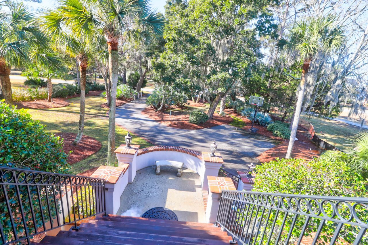 1563 Headquarters Plantation Drive Photo 63