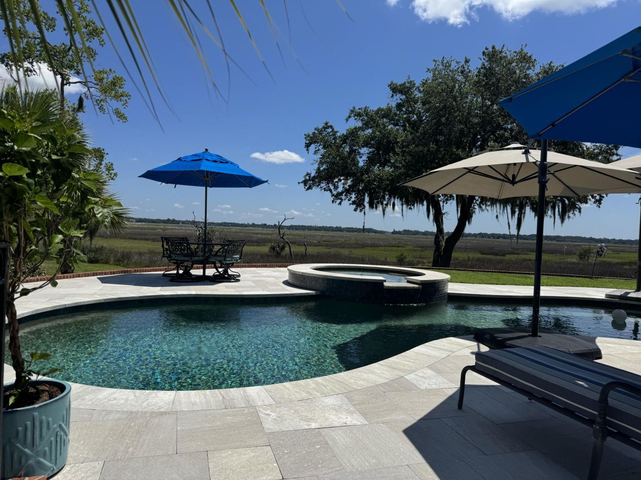 1563 Headquarters Plantation Drive Photo 8