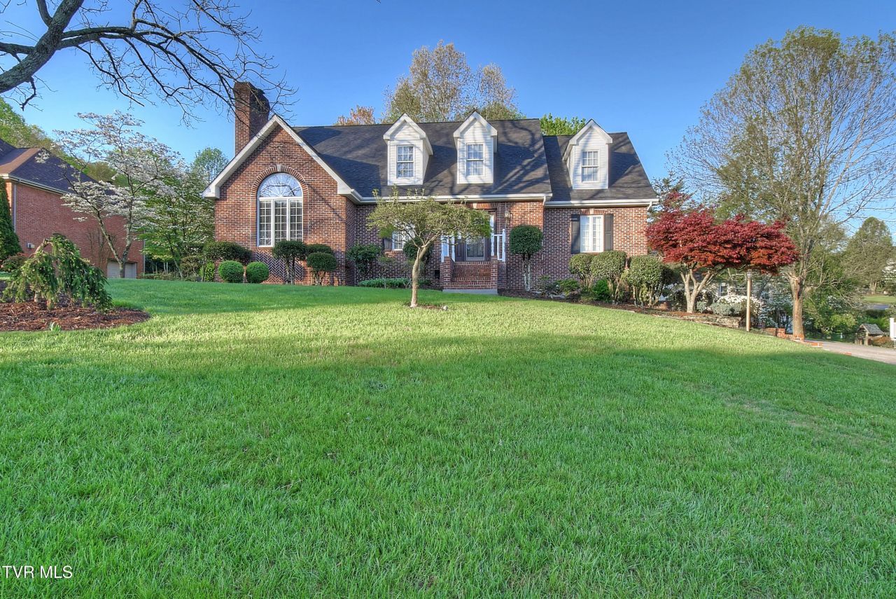 2 Wayland Court, Johnson City, TN 37604 Main Photo