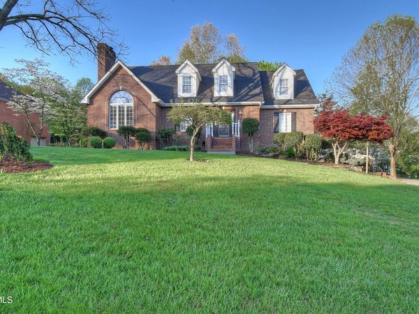 2 Wayland Court, Johnson City, TN 37604