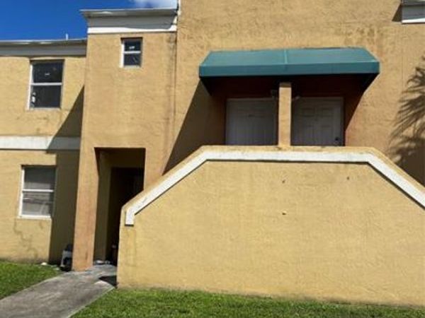 2457 NW 56th Ave, Unit 4-201, Fort Lauderdale, FL 33313