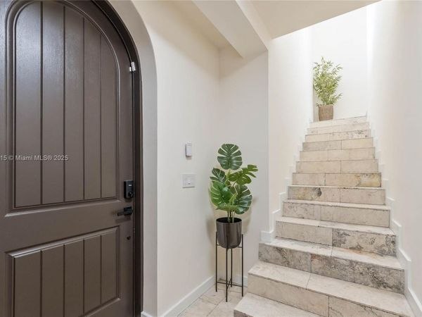 345 Madeira Ave, Unit 345, Coral Gables, FL 33134