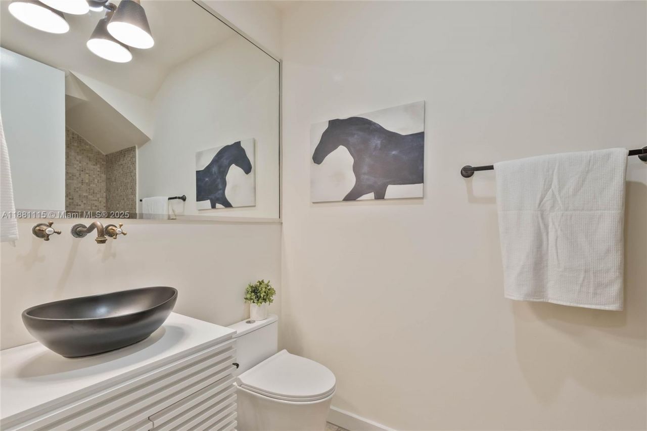 345 Madeira Ave, Unit 345, Coral Gables, FL 33134 Photo