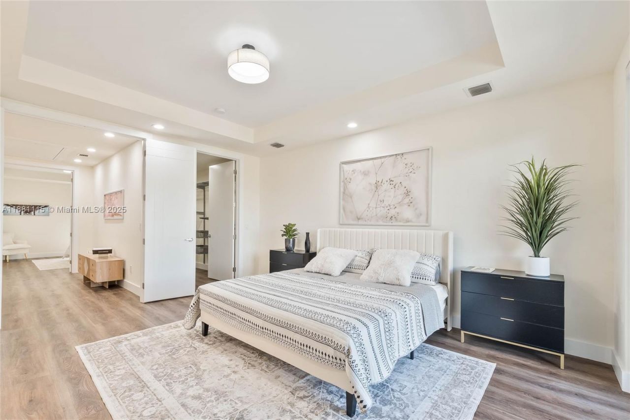 345 Madeira Ave, Unit 345, Coral Gables, FL 33134 Photo