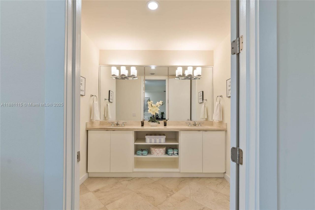 345 Madeira Ave, Unit 345, Coral Gables, FL 33134 Photo