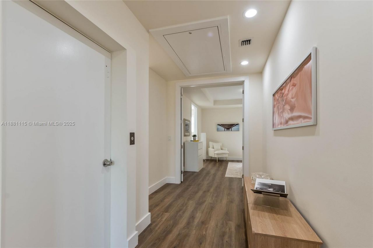 345 Madeira Ave, Unit 345, Coral Gables, FL 33134 Photo