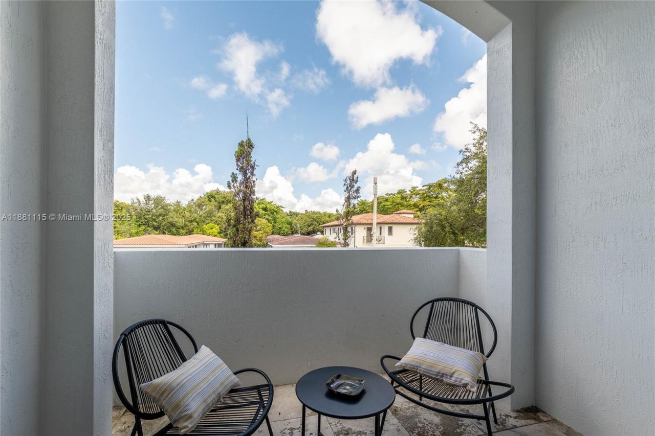 345 Madeira Ave, Unit 345, Coral Gables, FL 33134 Photo