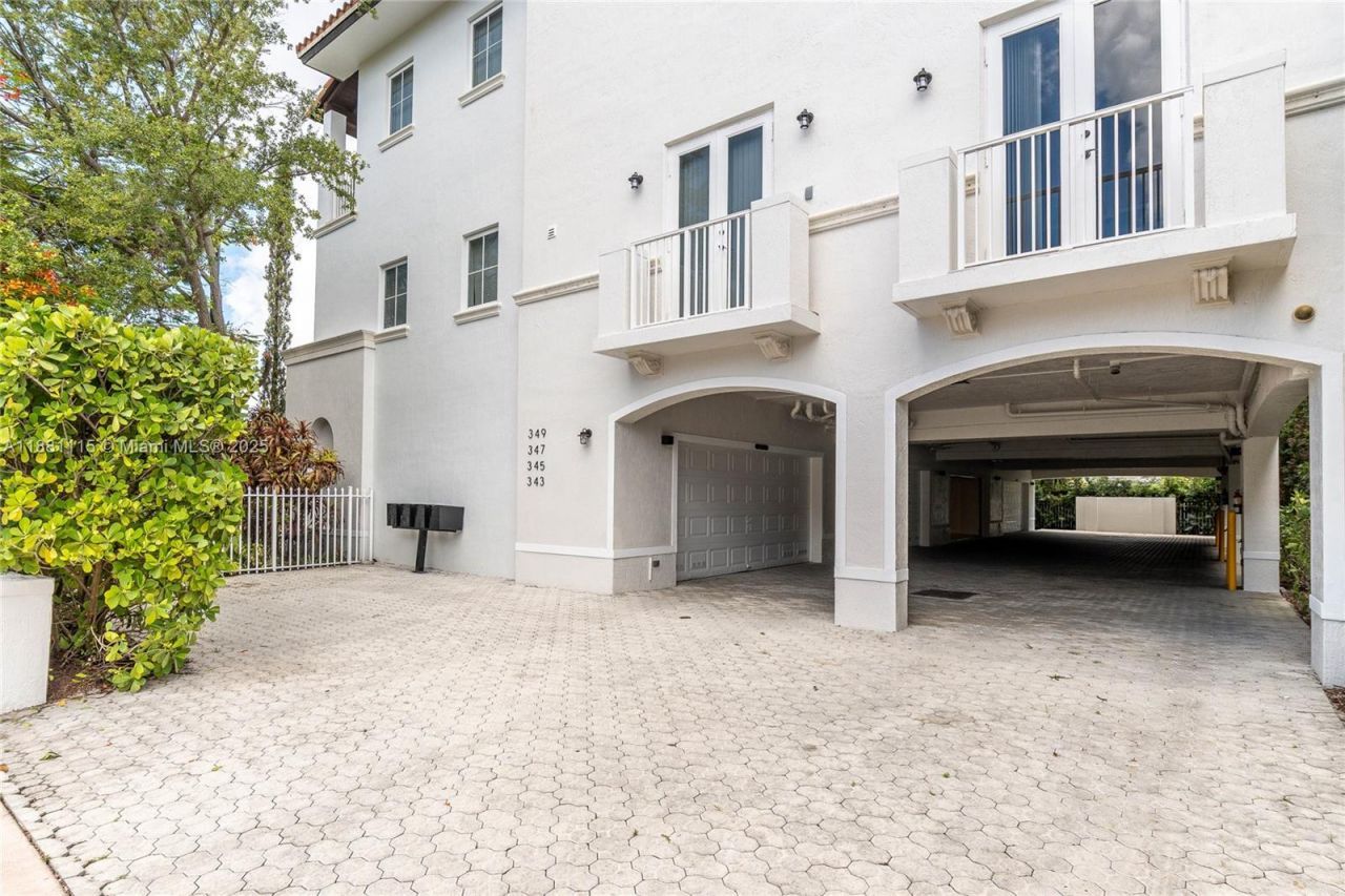 345 Madeira Ave, Unit 345, Coral Gables, FL 33134 Photo