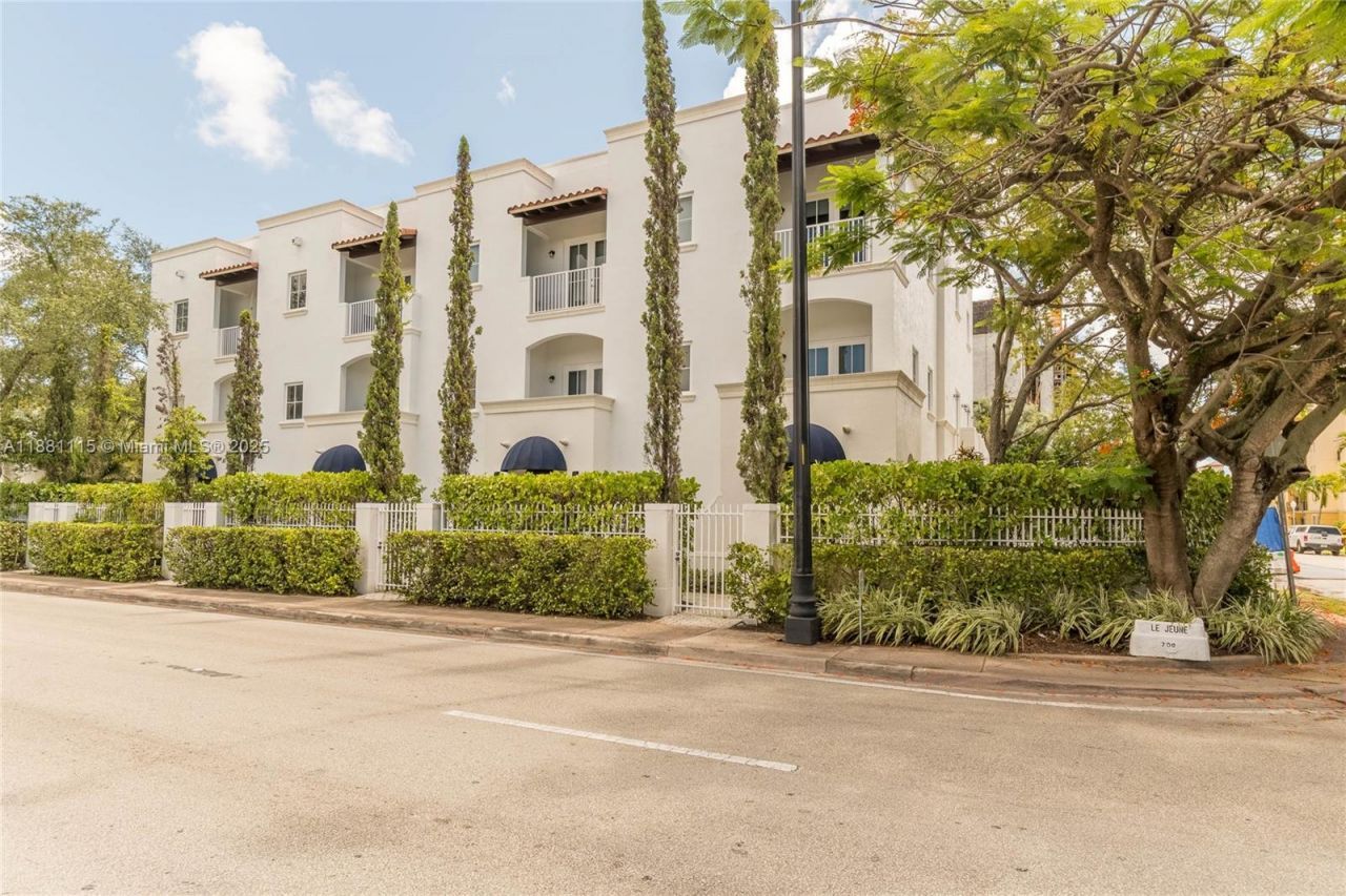 345 Madeira Ave, Unit 345, Coral Gables, FL 33134 Photo