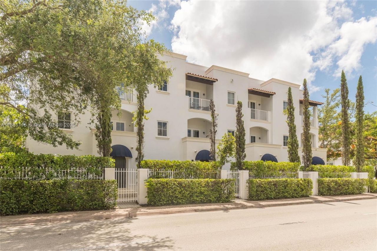 345 Madeira Ave, Unit 345, Coral Gables, FL 33134 Photo