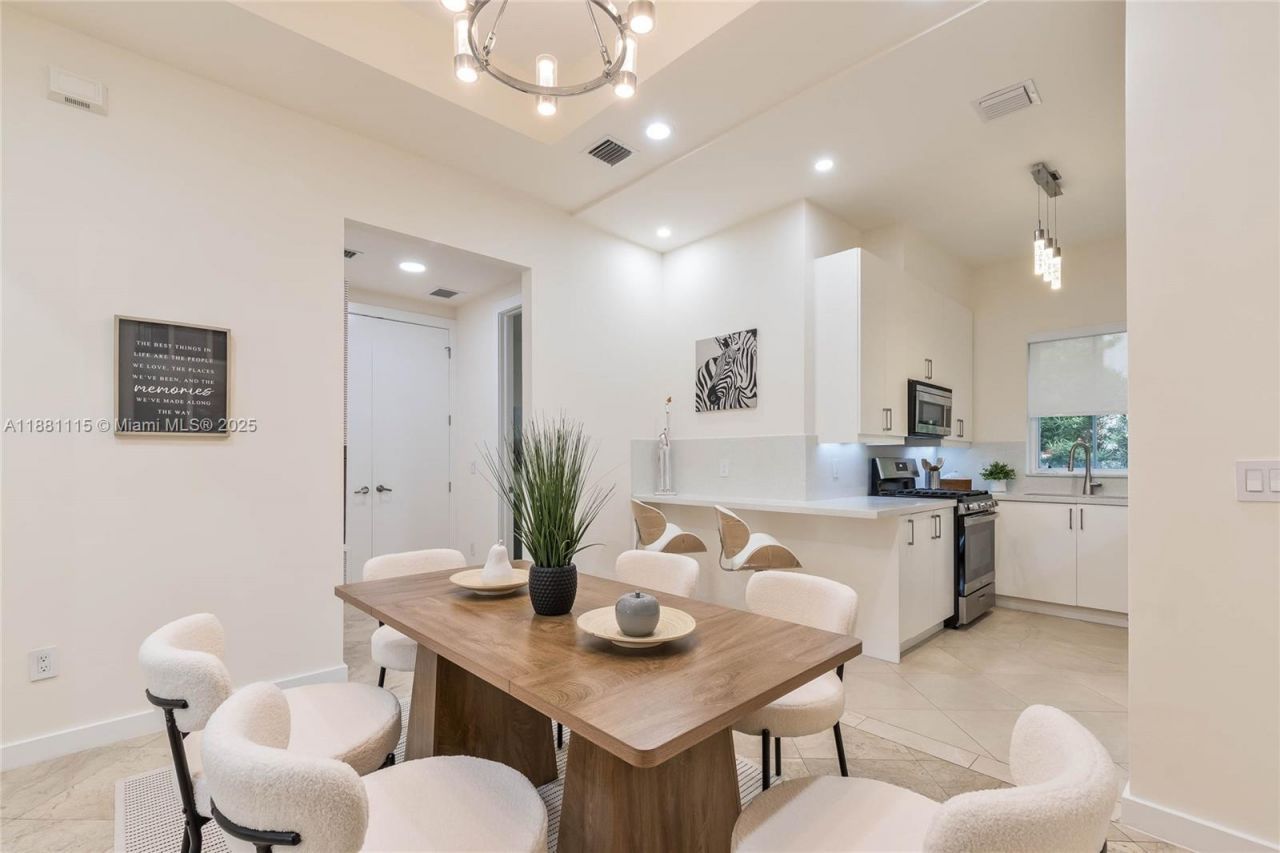 345 Madeira Ave, Unit 345, Coral Gables, FL 33134 Photo