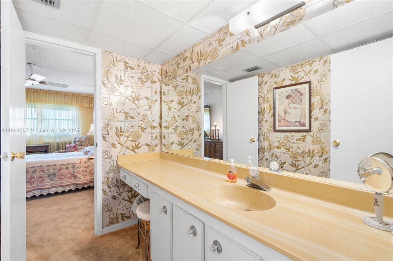 1005 Country Club Dr, Unit 405, Margate, FL 33063 Photo