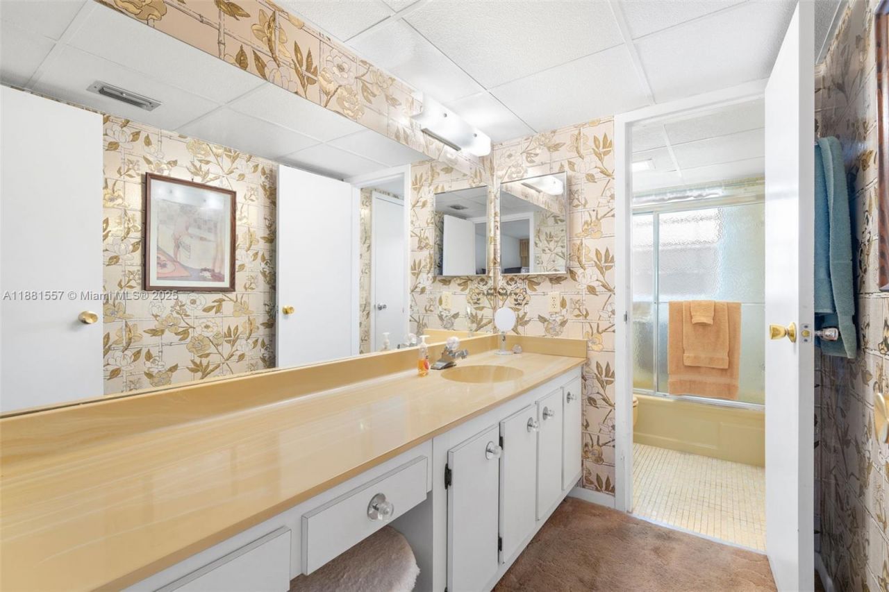 1005 Country Club Dr, Unit 405, Margate, FL 33063 Photo