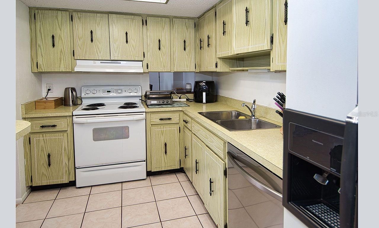 7430 Sunshine Skyway Lane S, Unit 804, Saint Petersburg, FL 33711 Photo