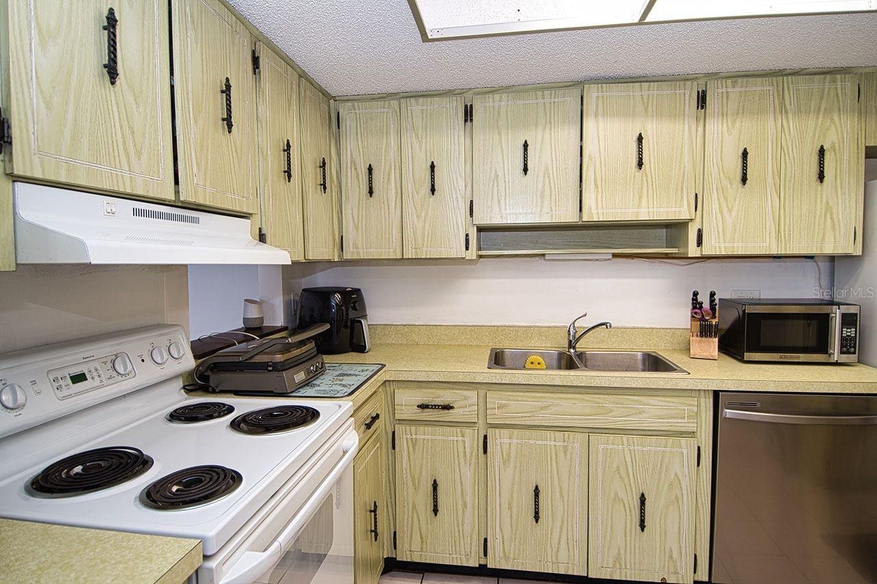 7430 Sunshine Skyway Lane S, Unit 804, Saint Petersburg, FL 33711 Photo