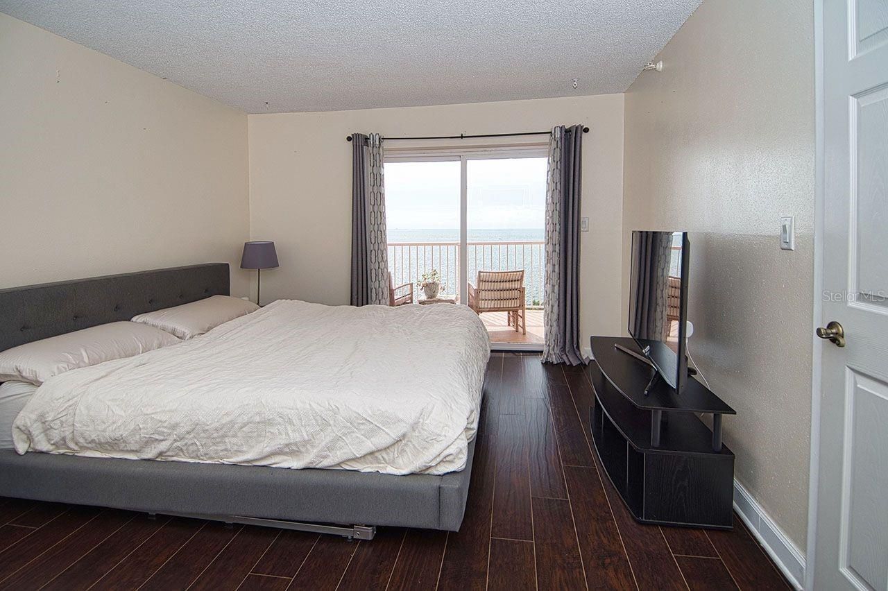 7430 Sunshine Skyway Lane S, Unit 804, Saint Petersburg, FL 33711 Photo