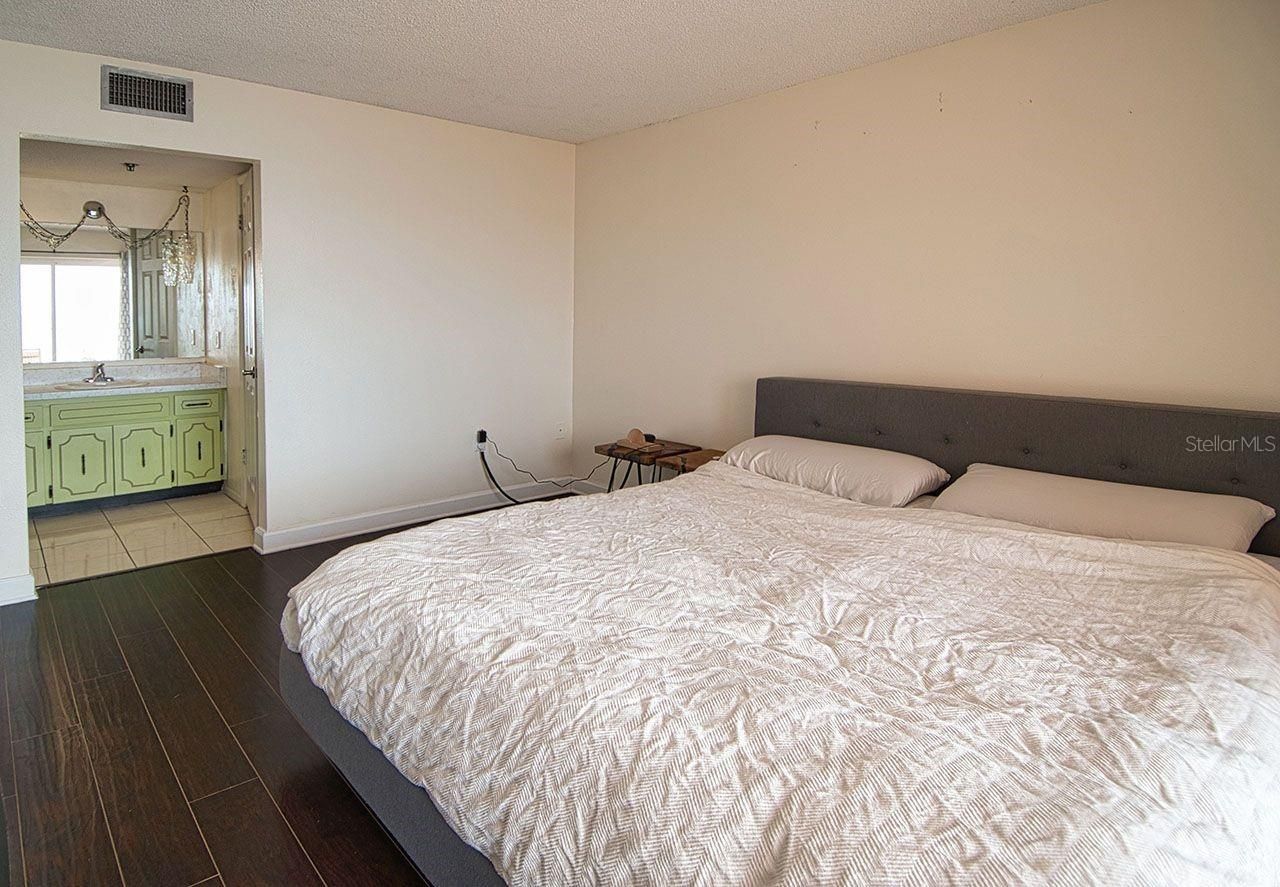 7430 Sunshine Skyway Lane S, Unit 804, Saint Petersburg, FL 33711 Photo