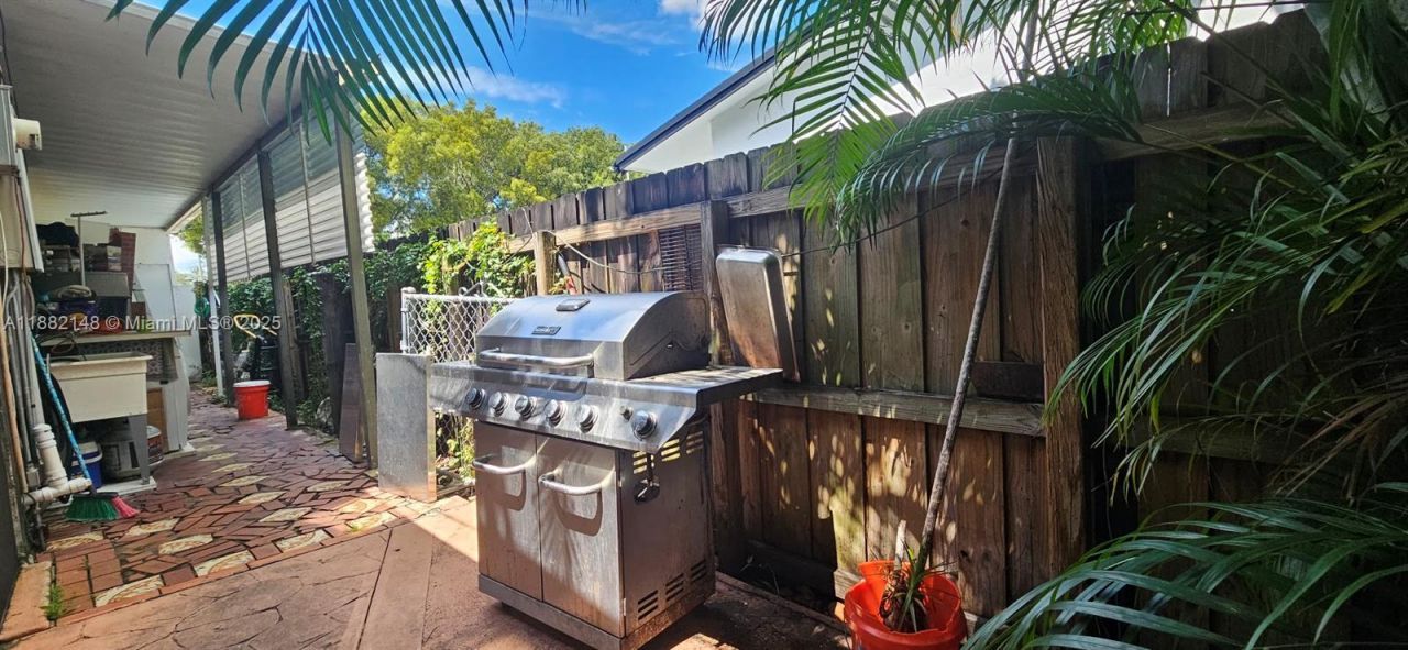 243 NW 62nd Ct, Miami, FL 33126 Photo