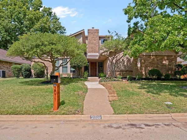 2011 Riverforest Drive, Arlington, TX 76017