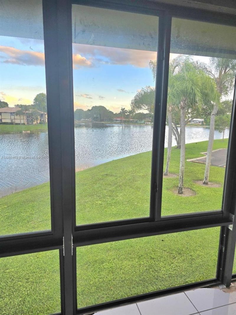 9626 W Mcnab Rd, Unit 206, Tamarac, FL 33321 Photo