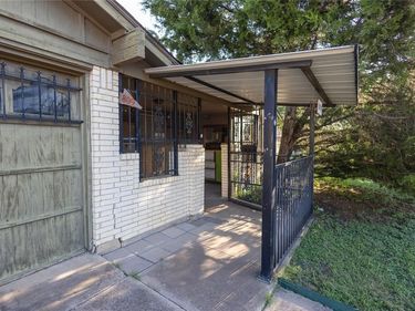 809 Lomo Street, Fort Worth, TX 76110