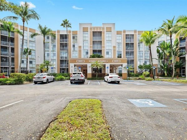 9805 NW 52nd St, Unit 216, Doral, FL 33178