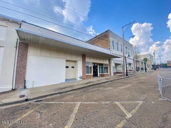 120 S Railroad Ave, McComb, MS 39648