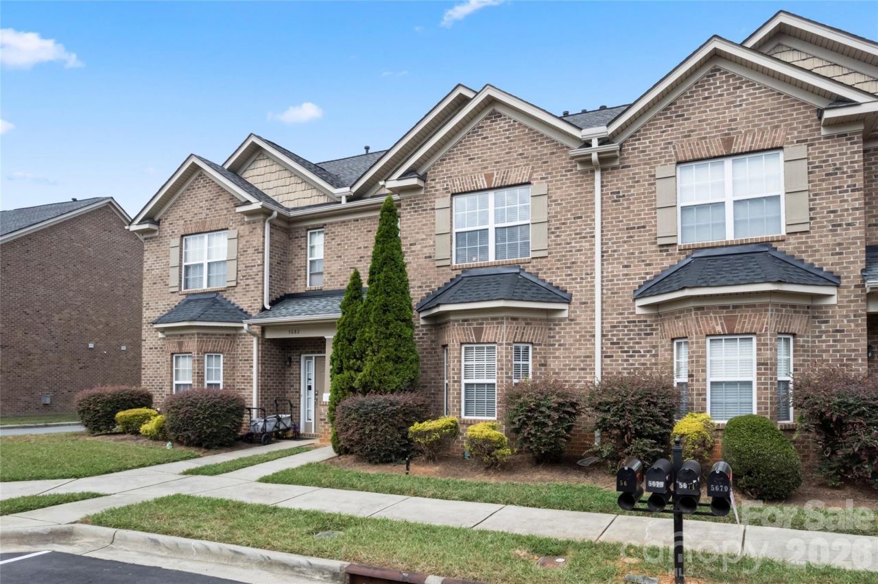 5678 Stafford Road, Charlotte, NC 28215 Main Photo