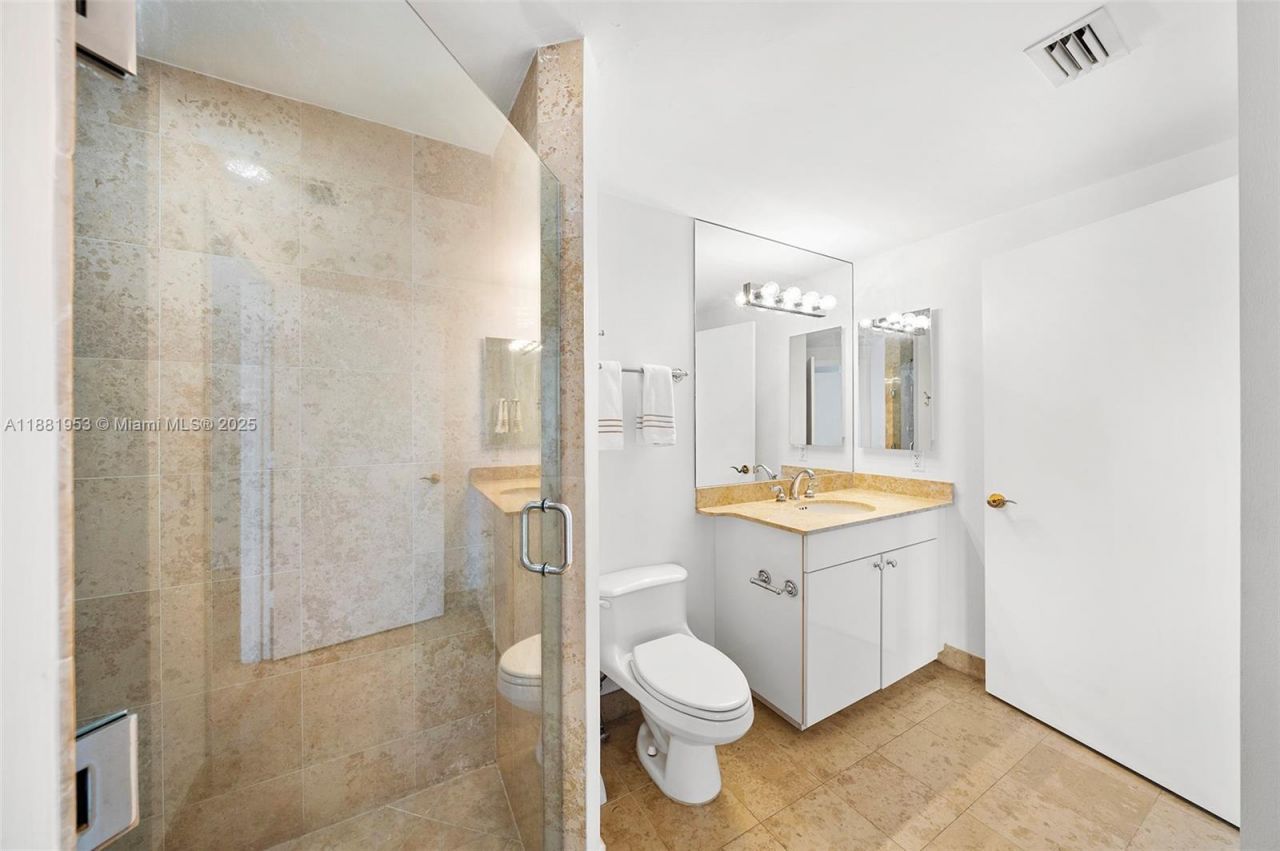 4779 Collins Ave, Unit 1707, Miami Beach, FL 33140 Photo