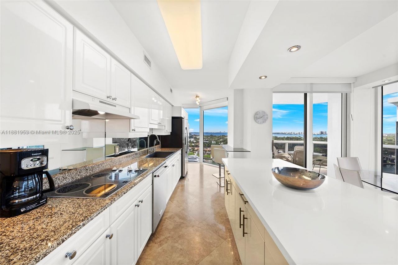 4779 Collins Ave, Unit 1707, Miami Beach, FL 33140 Photo