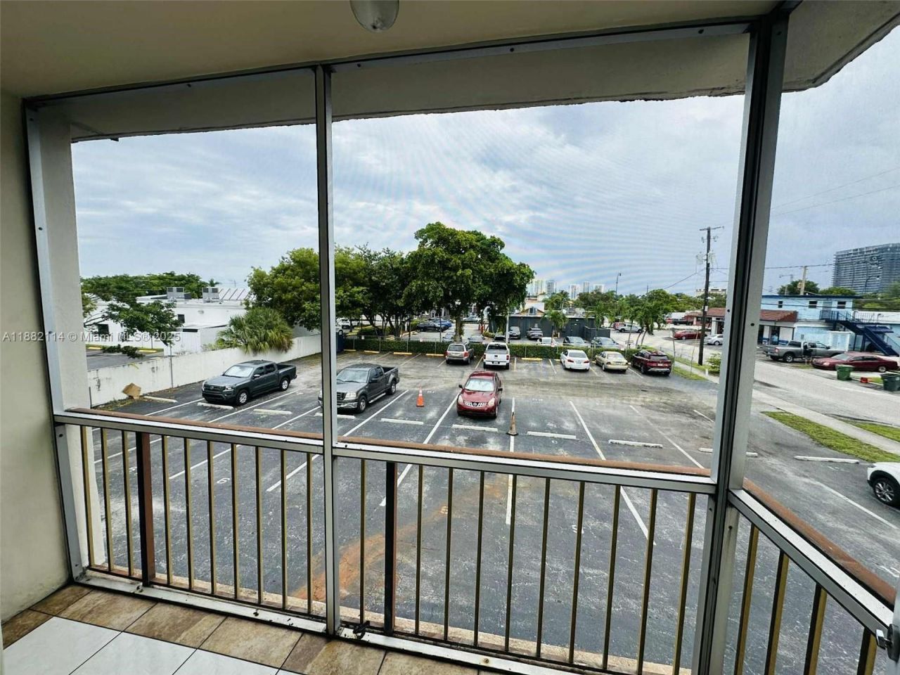 415 NE 2nd St, Unit 202, Hallandale Beach, FL 33009 Photo