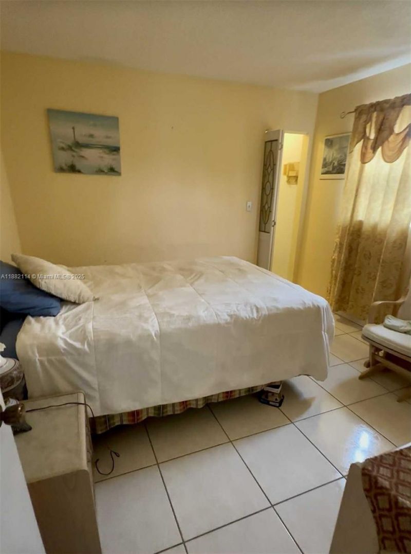 415 NE 2nd St, Unit 202, Hallandale Beach, FL 33009 Photo