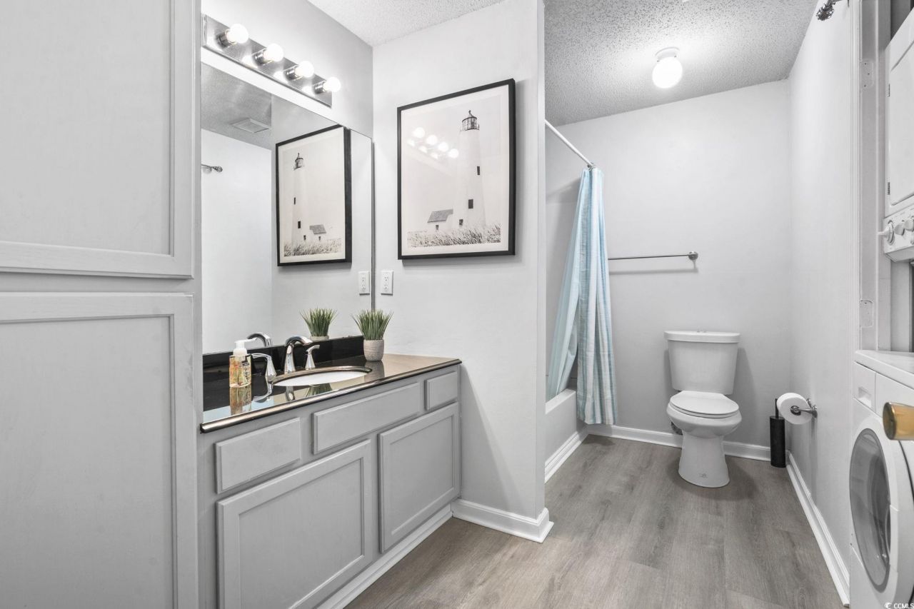 4243 Villas Dr. Photo 7