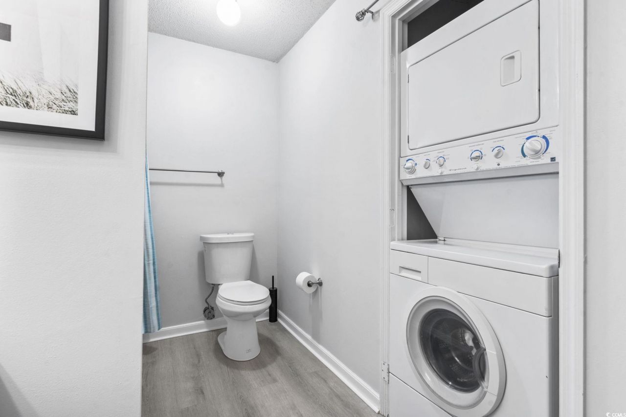 4243 Villas Dr. Photo 8