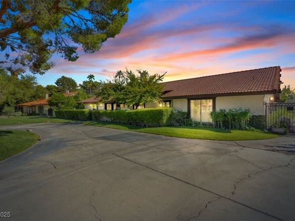 3221 Montecito Drive, Las Vegas, NV 89120