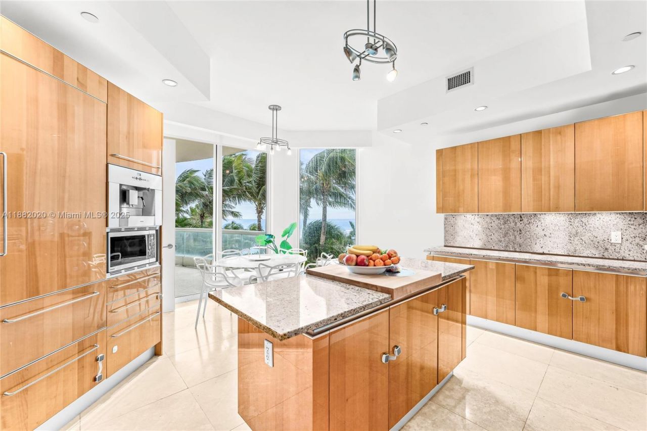 16047 Collins Ave, Unit 404, Sunny Isles Beach, FL 33160 Photo