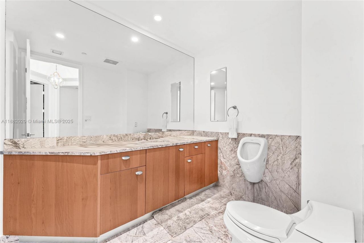 16047 Collins Ave, Unit 404, Sunny Isles Beach, FL 33160 Photo