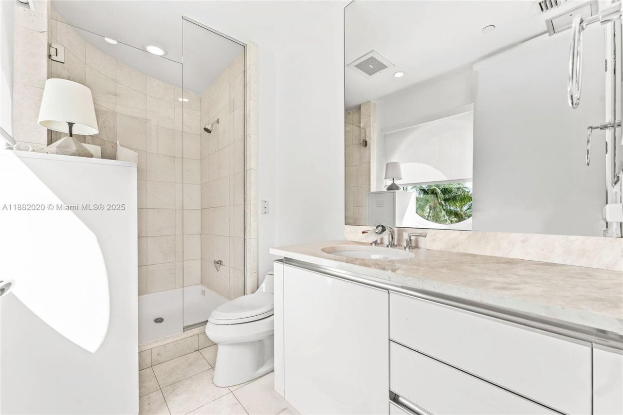 16047 Collins Ave, Unit 404, Sunny Isles Beach, FL 33160 Photo