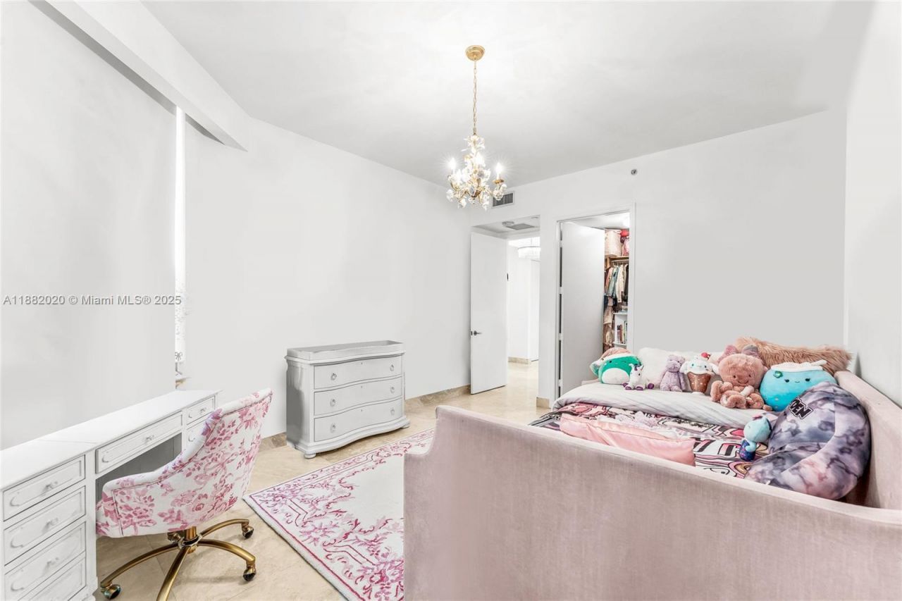 16047 Collins Ave, Unit 404, Sunny Isles Beach, FL 33160 Photo