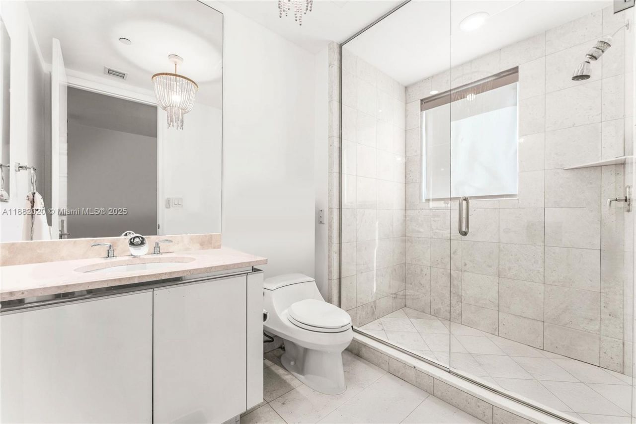 16047 Collins Ave, Unit 404, Sunny Isles Beach, FL 33160 Photo