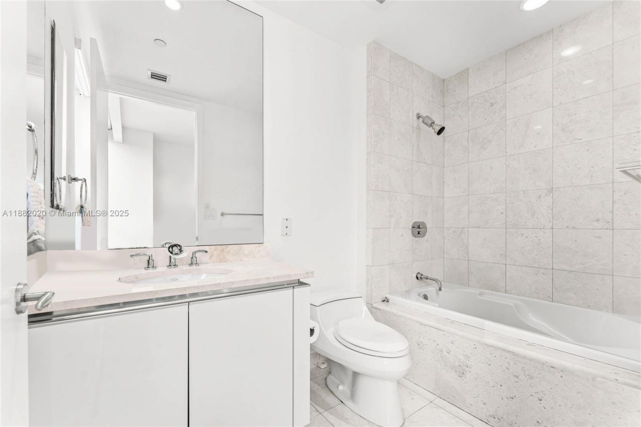 16047 Collins Ave, Unit 404, Sunny Isles Beach, FL 33160 Photo